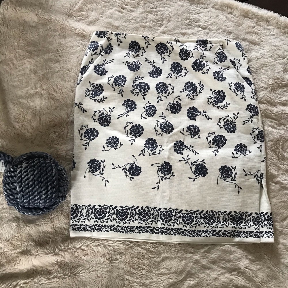 Loft never been worn skirt